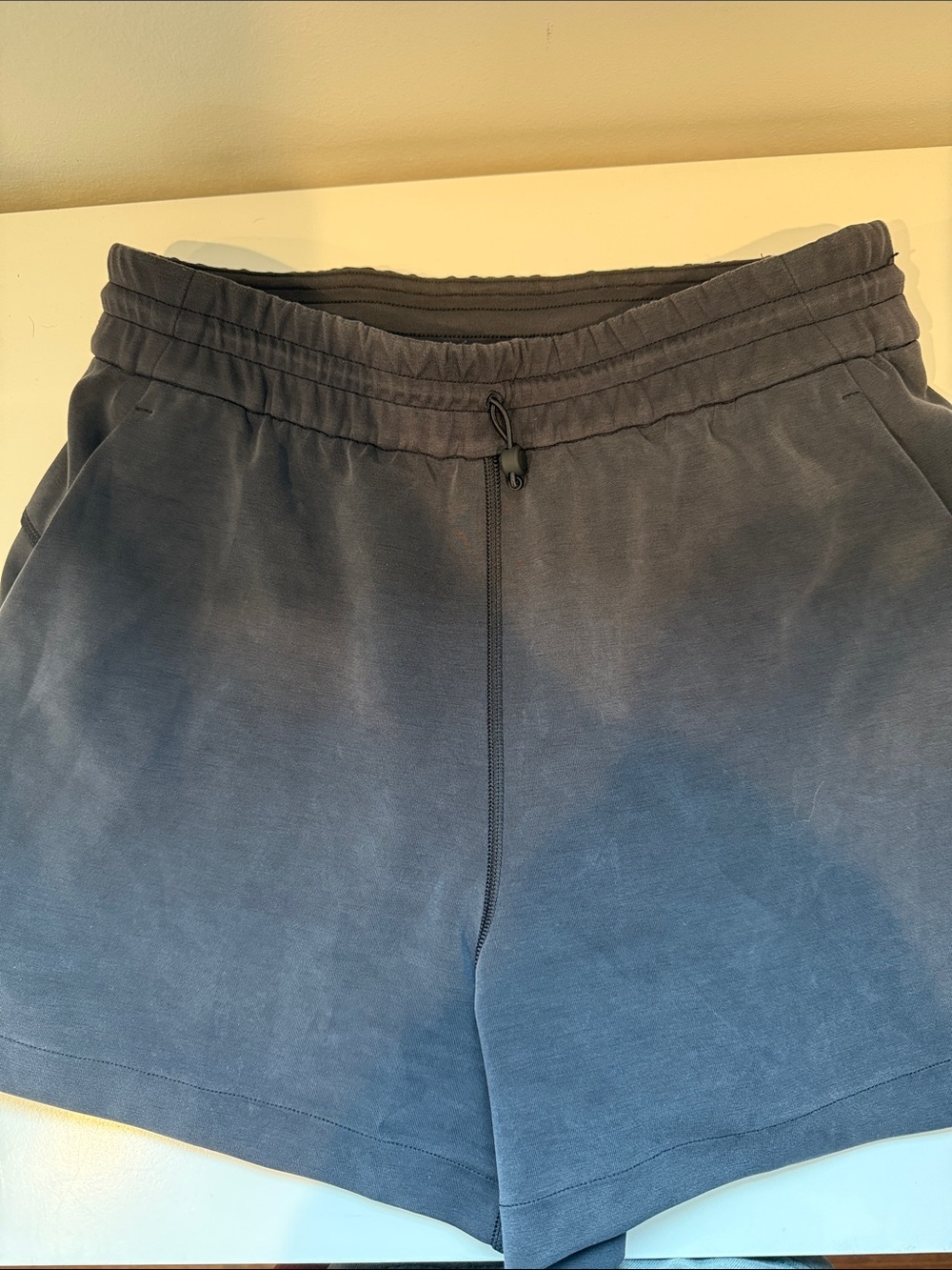 Lululemon soft stream shorts 6